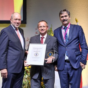 Professor Henning Madry awarded Oskar Medicine Prize